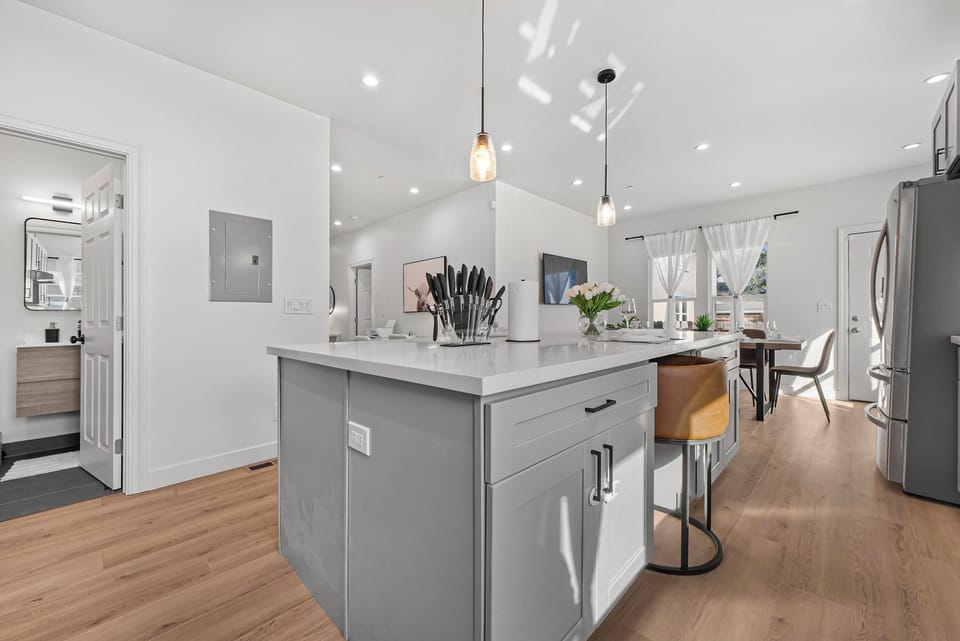 Premium House, Multiple Bedrooms, Air conditioning, Garden Area | Private kitchen | Full-size fridge, microwave, oven, stovetop