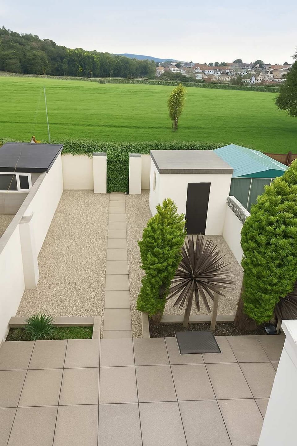 Nice rear garden