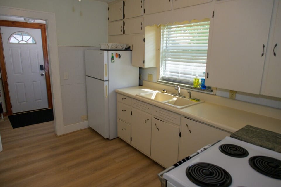 good-days-marina-vacation-rentals-houghton-lake-13