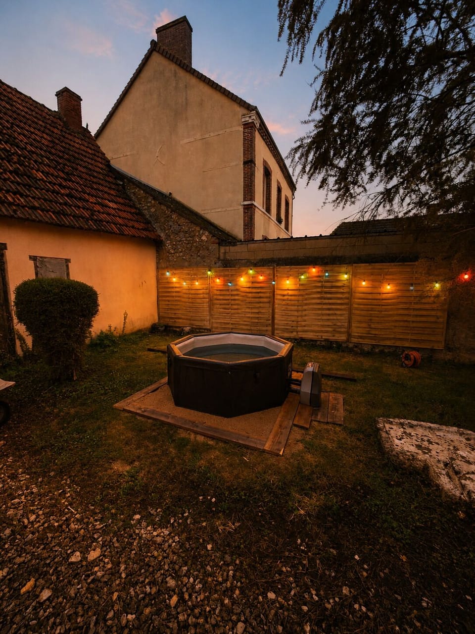 Outdoor spa tub