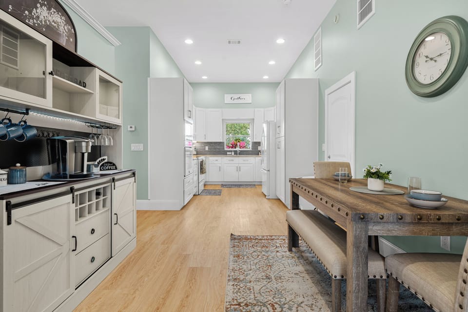 This spacious, fully equipped kitchen is a chef's dream!