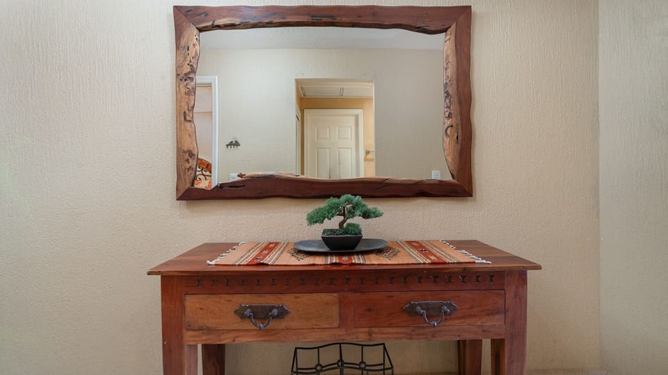 Sode table in the hall entry.