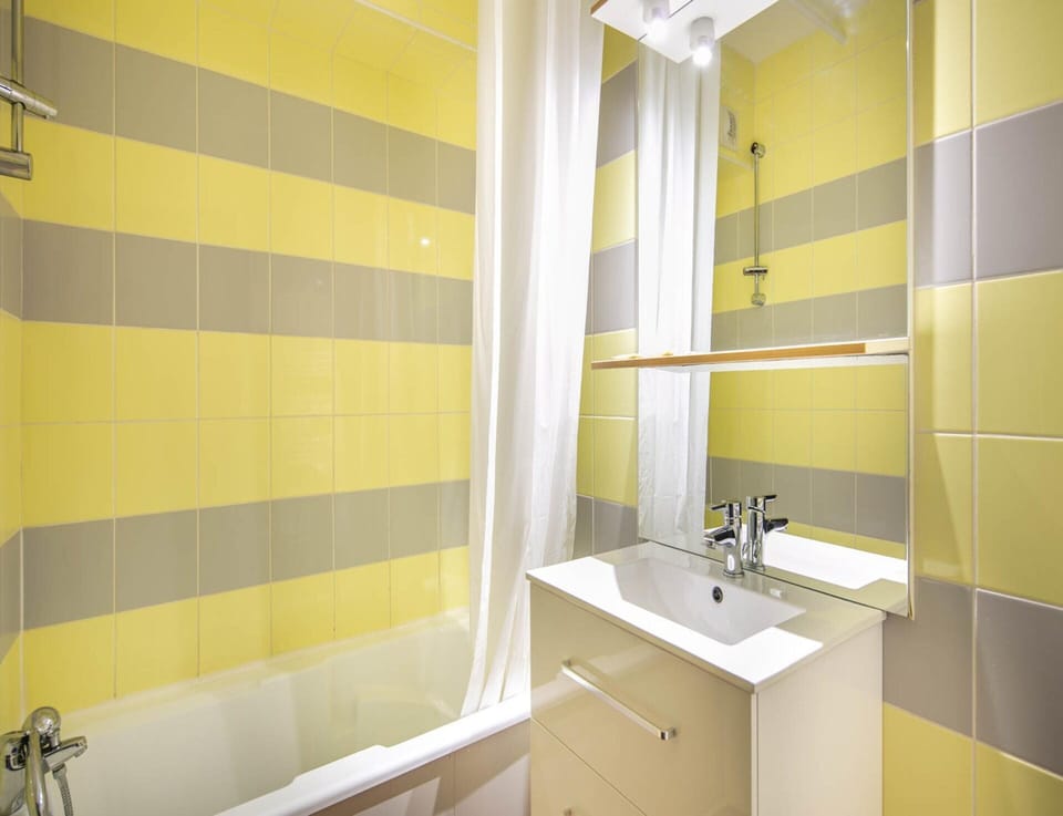Apartment | Bathroom
