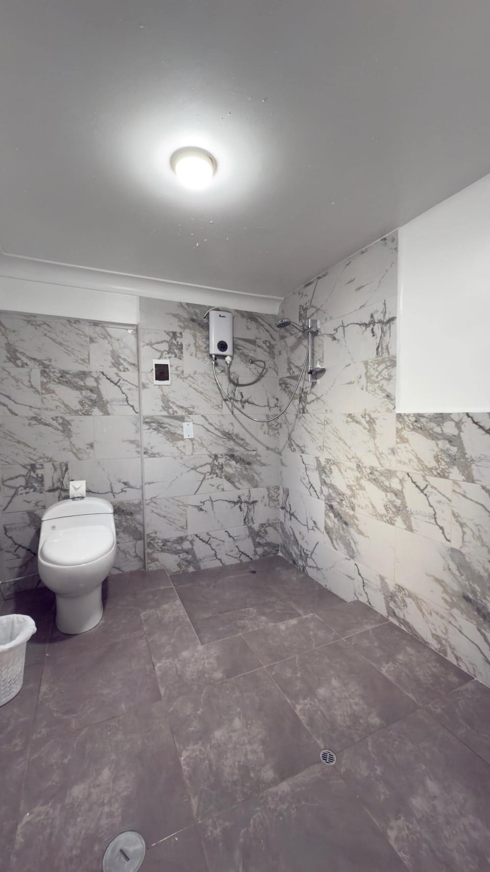 Basic Triple Room | Bathroom | Shower, towels, soap, toilet paper
