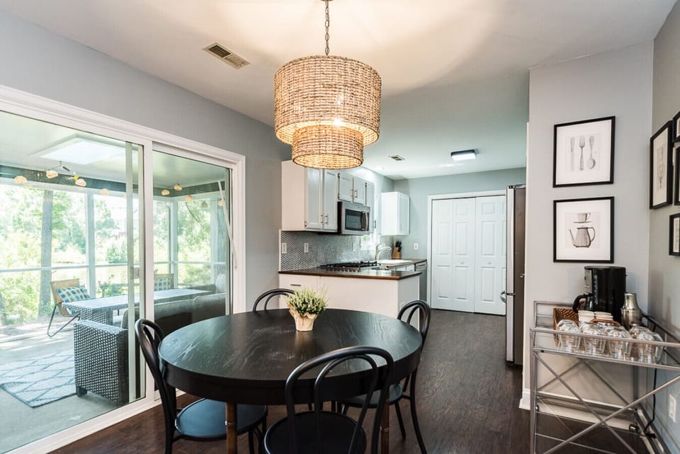 Breakfast nook with easy access to the screened porch