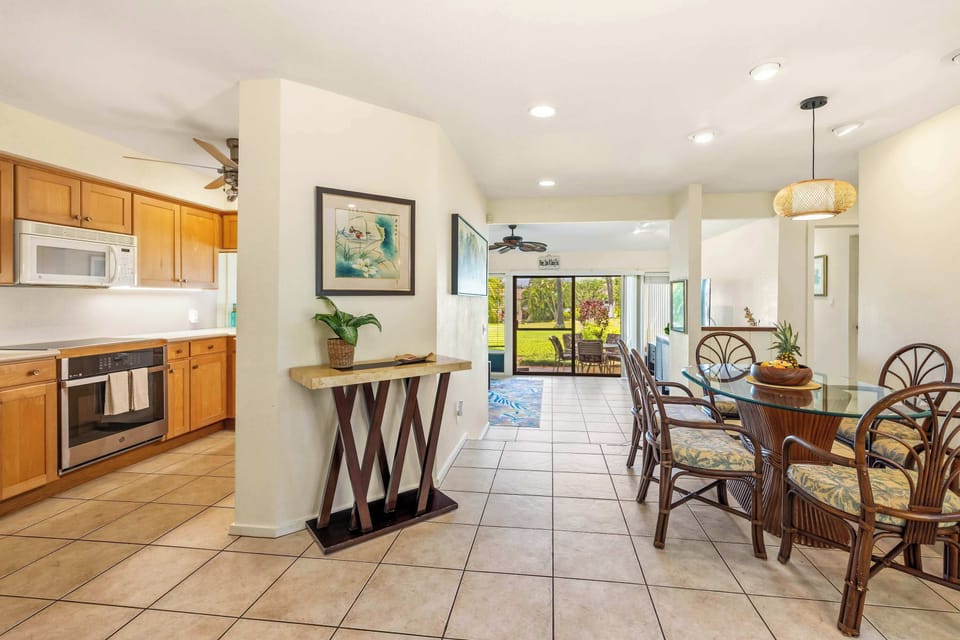 Kitchen & Dining Area