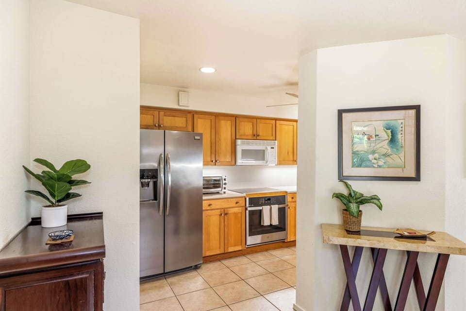 Entry & Kitchen