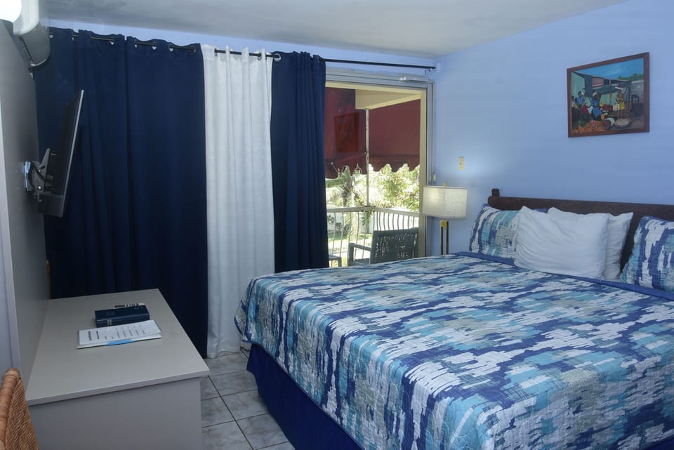 Classic Room, Garden View | WiFi (free), bed sheets