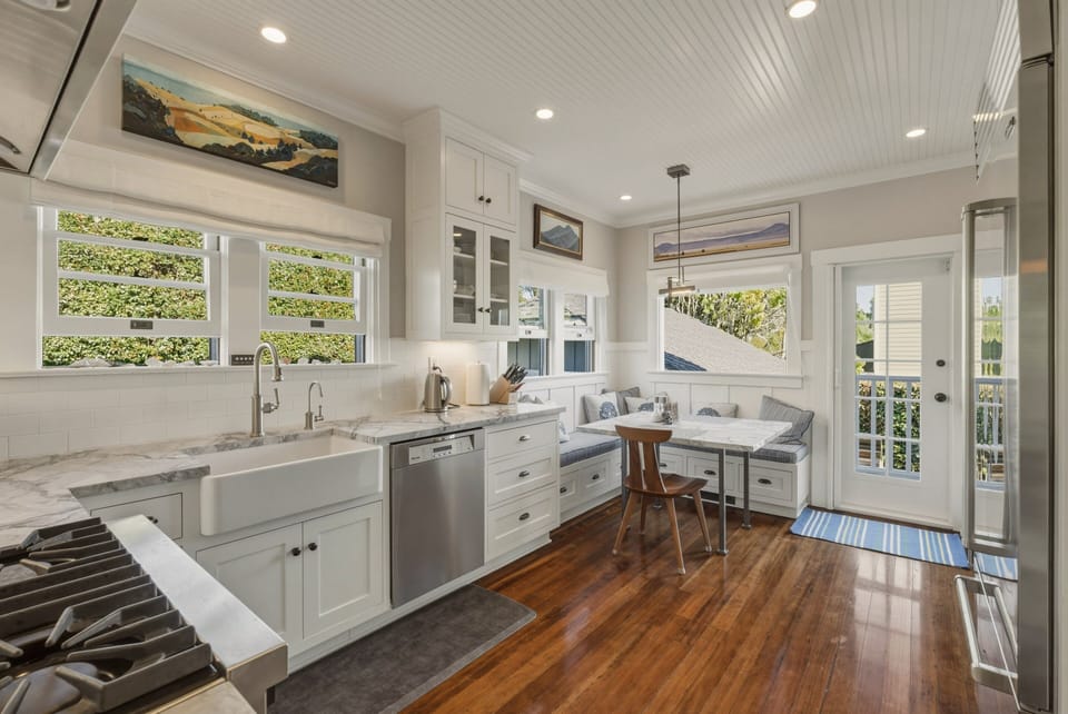 This is one of the most well-stocked kitchens in our portfolio. Great appliances, mulitple coffee makers, and more!