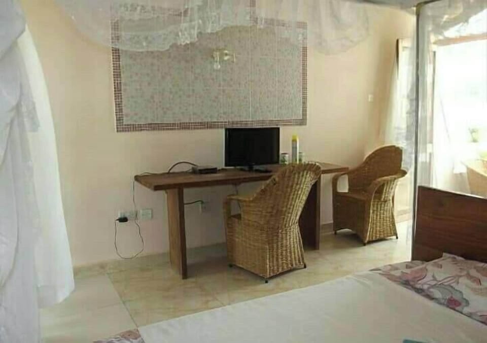 Deluxe Double Room | Individually decorated, individually furnished, free WiFi, bed sheets
