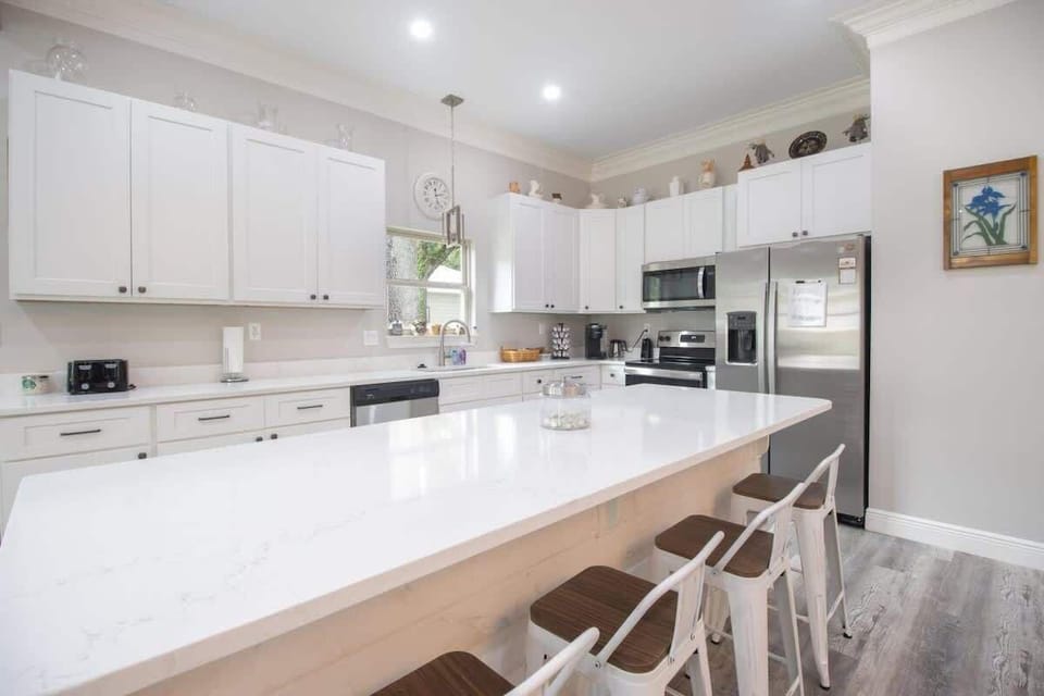 House, Multiple Beds, Fireplace, Garden View (Southern Sea Haven) | Private kitchen