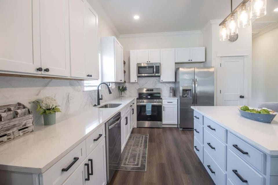 House, Multiple Beds, Fireplace, Pool View (Beach Retreat) | Private kitchen
