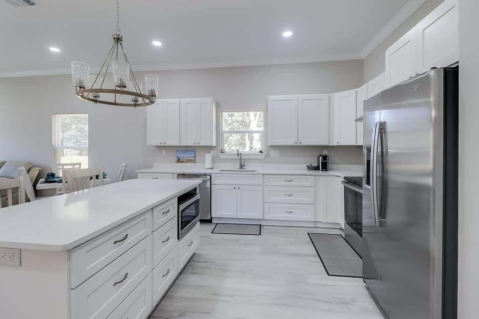 House, Multiple Beds, Fireplace, Garden View (Sandy Oaks) | Private kitchen