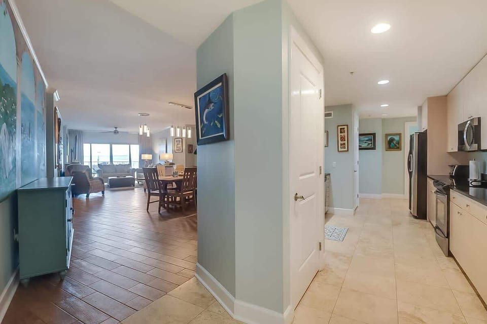 Condo, Multiple Beds, Balcony, Ocean View (Sea Breeze 0312) | Interior