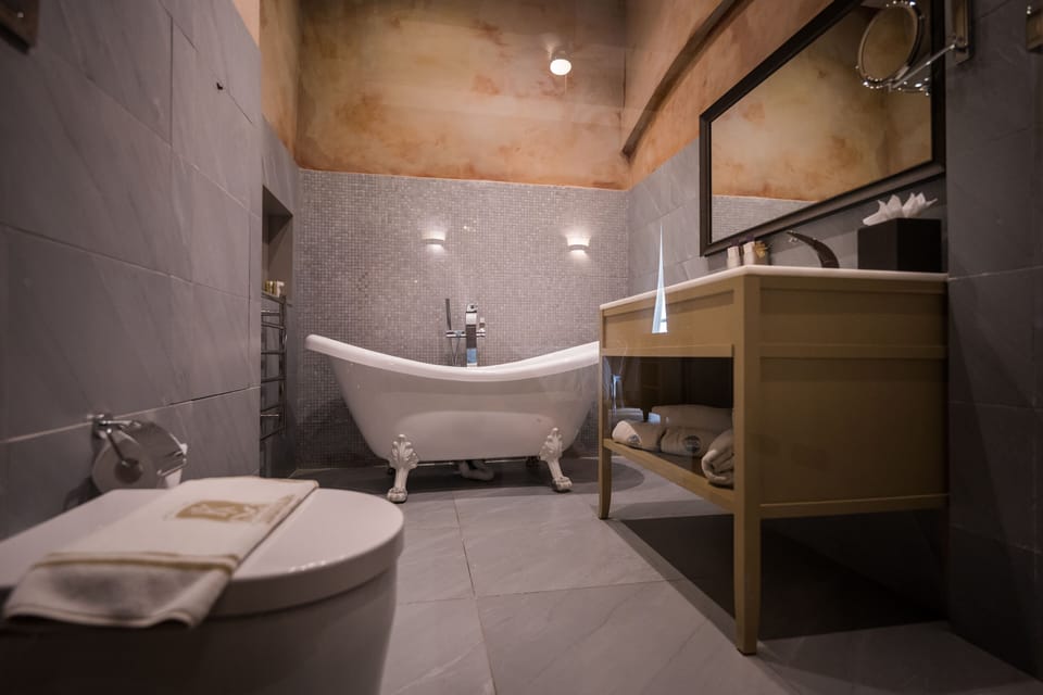 Superior Double or Twin Room | Bathroom | Free toiletries, hair dryer, bathrobes, slippers