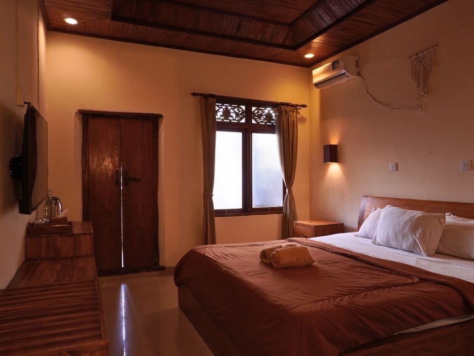 Standard Double Room, Patio | Free WiFi