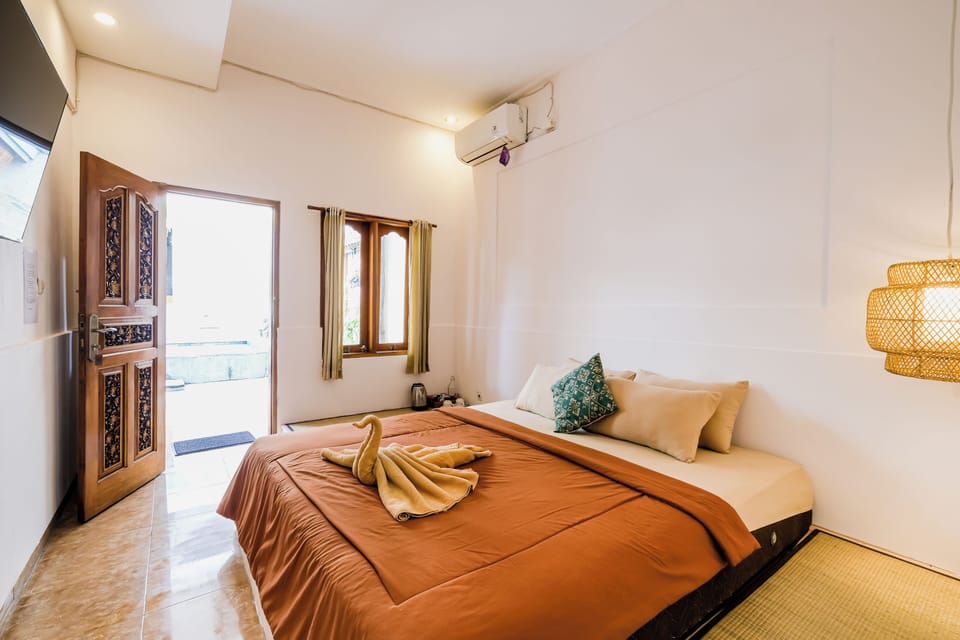 Superior Double Room, Balcony, Pool View | Free WiFi
