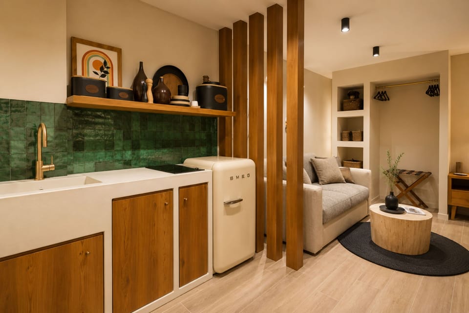 Deluxe Studio | Private kitchenette