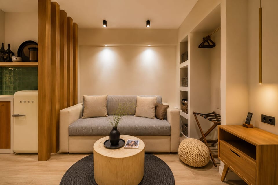 Deluxe Studio | Living area