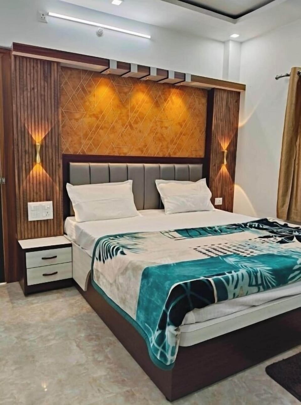 Deluxe Room, Air conditioning | Desk, laptop workspace, free WiFi