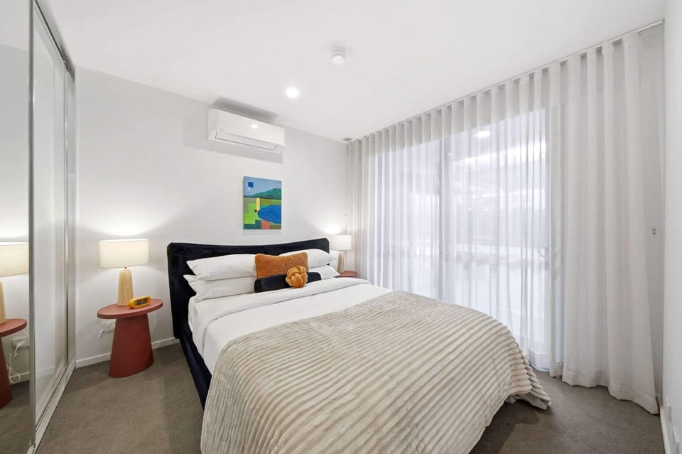Apartment | 1 bedroom, laptop workspace, bed sheets