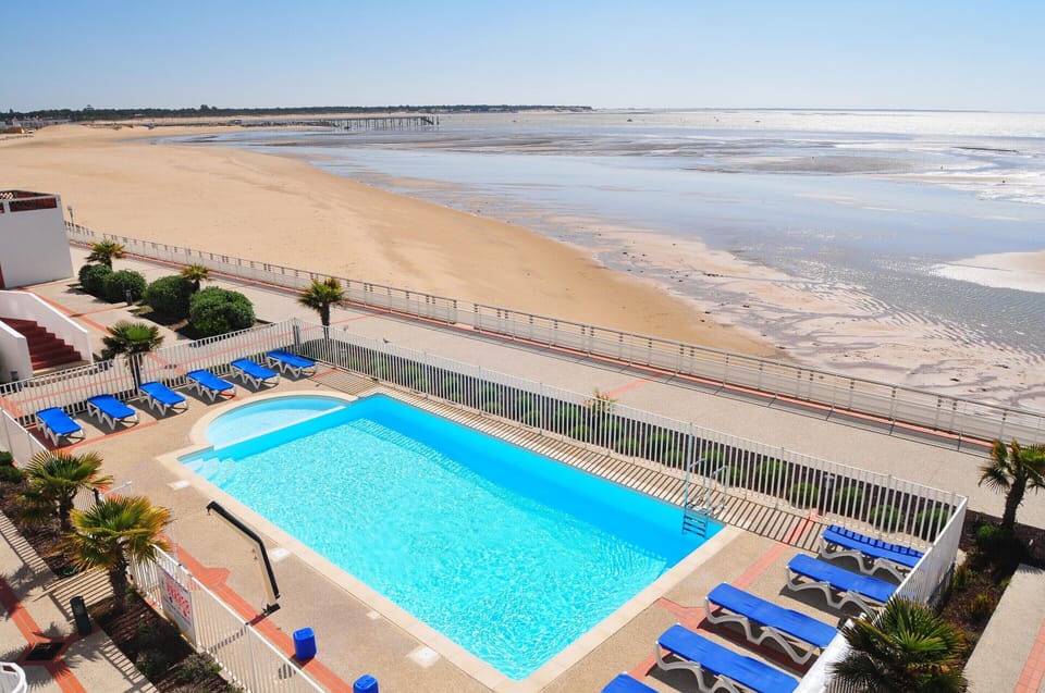 Apartment | Pool | Outdoor pool, a heated pool