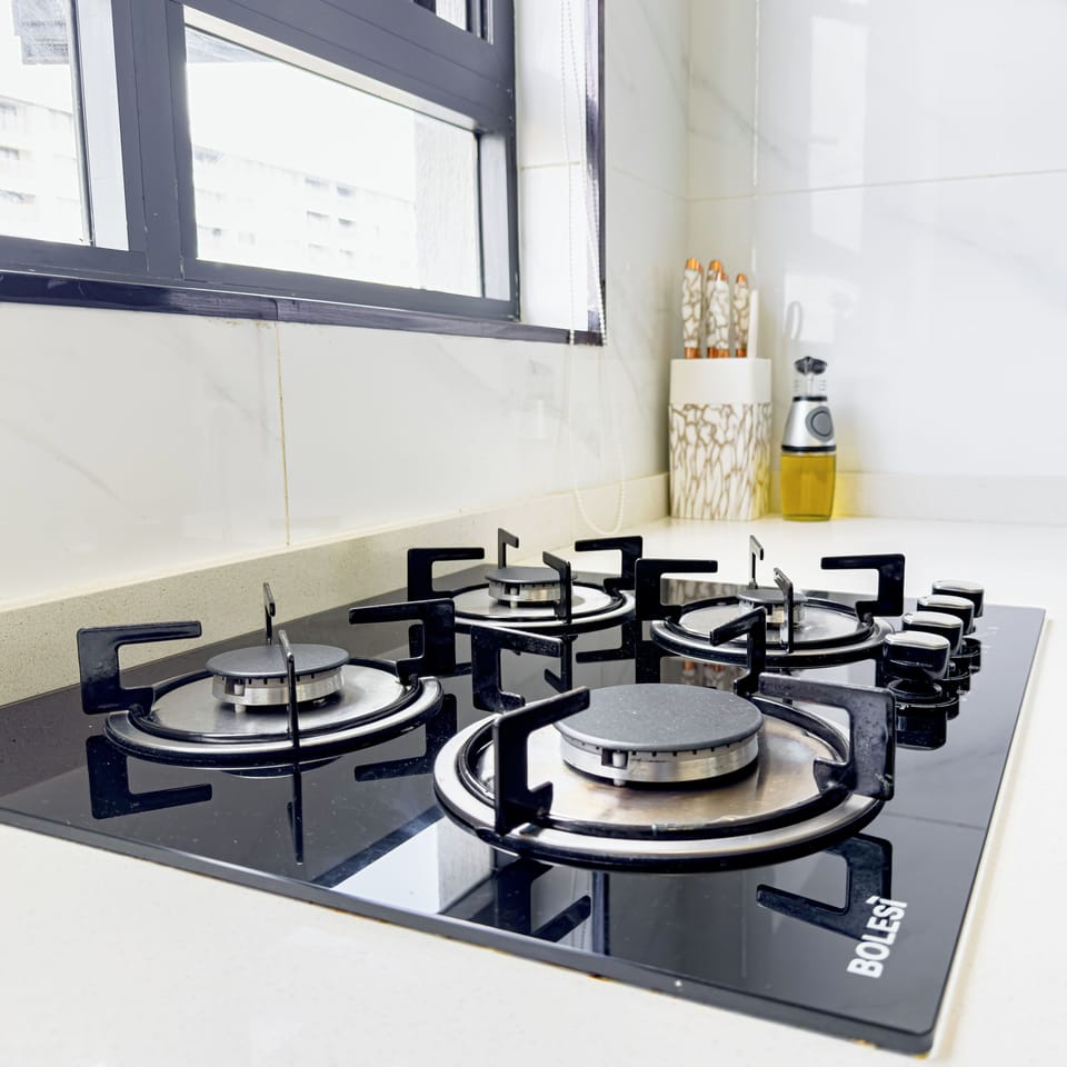Comfort Apartment, Garden View | Private kitchen | Microwave