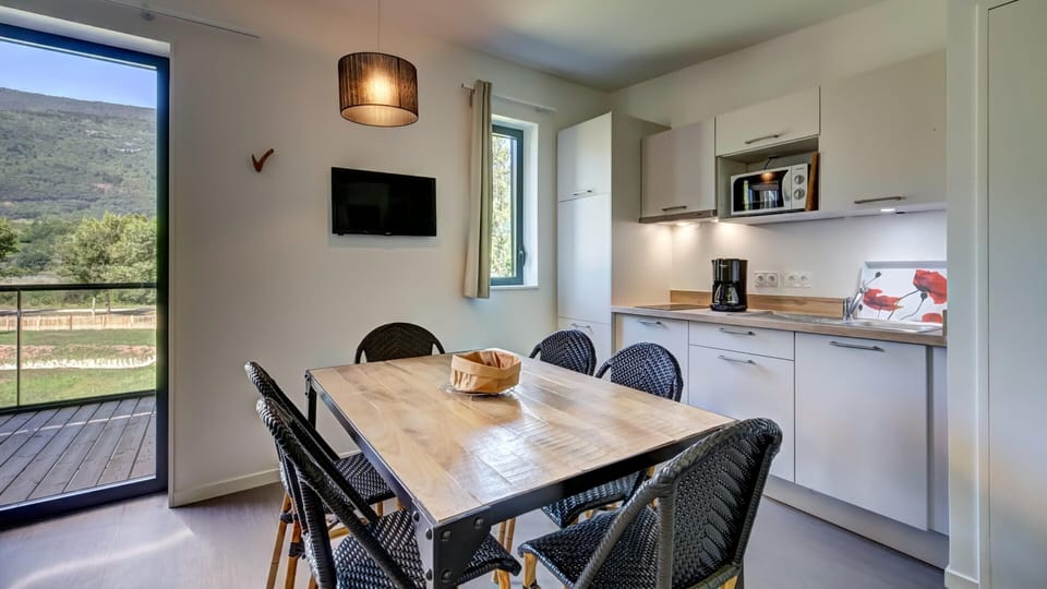 Apartment | Dining