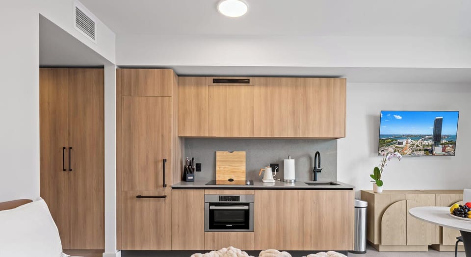 Junior Studio, City View | Interior