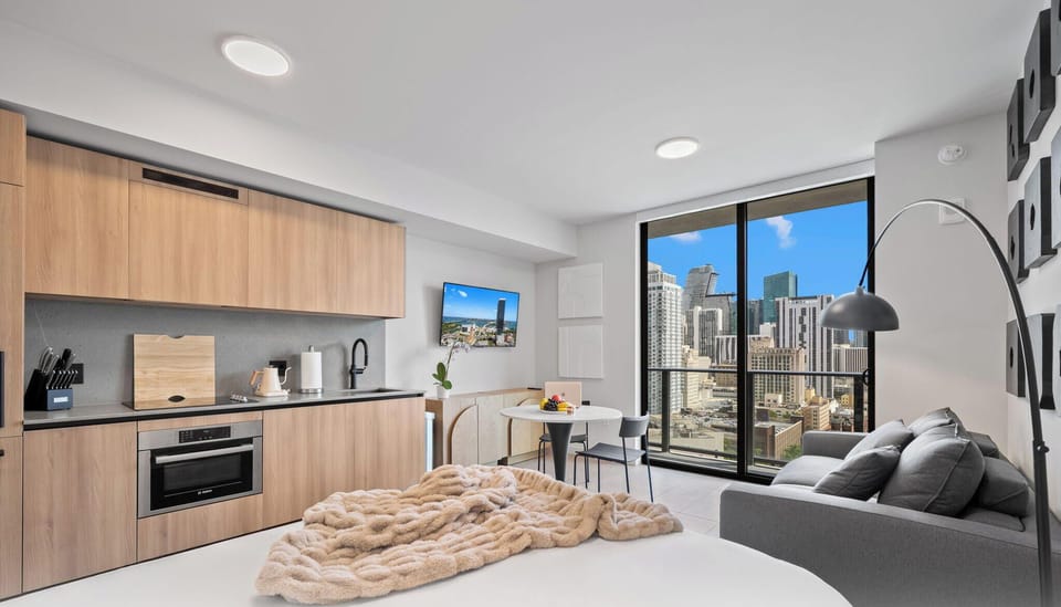 Junior Studio, City View | Interior