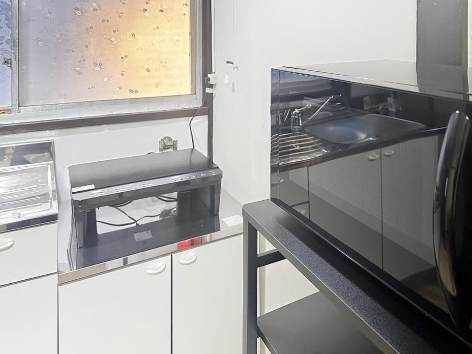House, 3 Bedrooms, Non Smoking | Private kitchen | Mini-fridge, microwave, stovetop, cookware/dishes/utensils