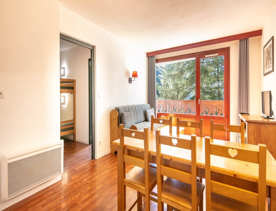 Apartment | Dining