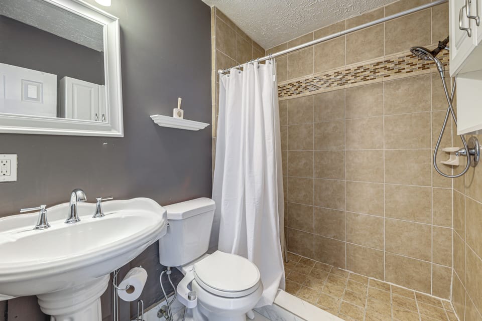 Full Bathroom