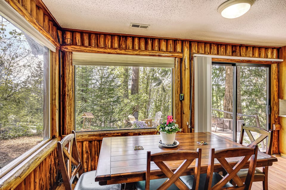 Dining Area | 1st Floor
