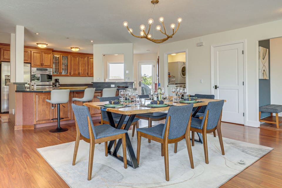 Dining Table | Kitchen
