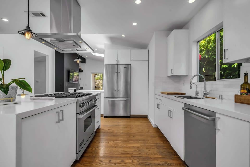 A chef’s kitchen with Viking appliances, generous prep space, and effortless functionality.