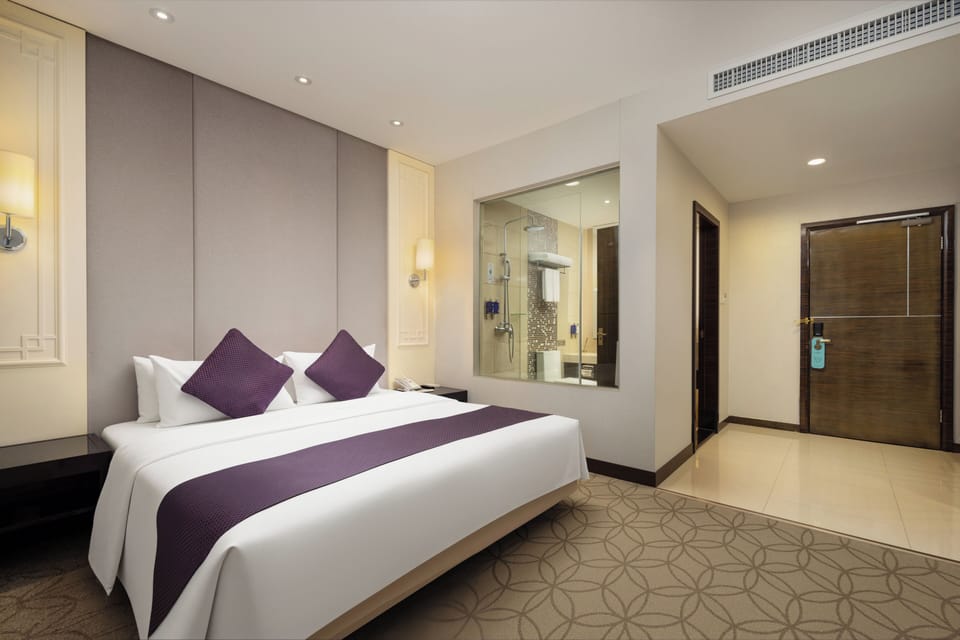 Superior Room, 1 Queen Bed | Down comforters, in-room safe, desk, blackout drapes