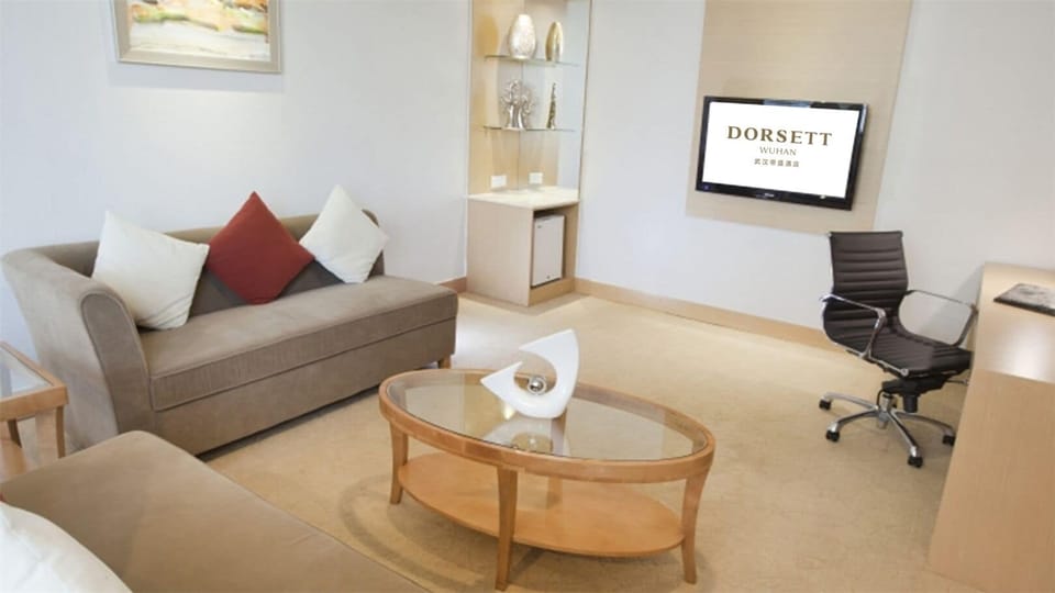 Suite | Down comforters, in-room safe, desk, blackout drapes