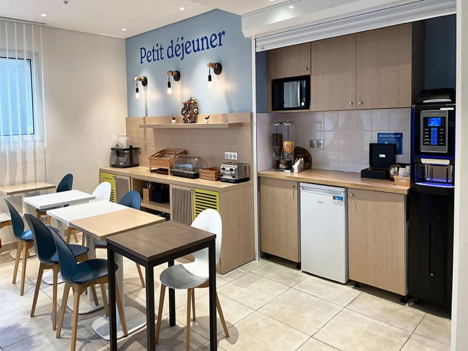 Apartment | Dining