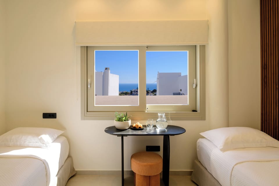 Panorama 2 Bedroom Suite with Hot Tub and Sea View | Extra beds