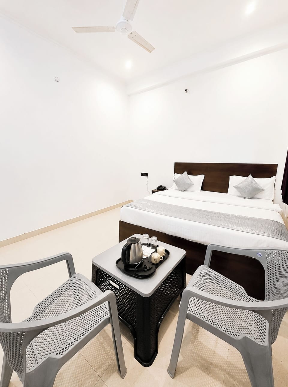 Deluxe Double Room, Multiple Beds, Air conditioning | Hypo-allergenic bedding, desk, soundproofing, free WiFi