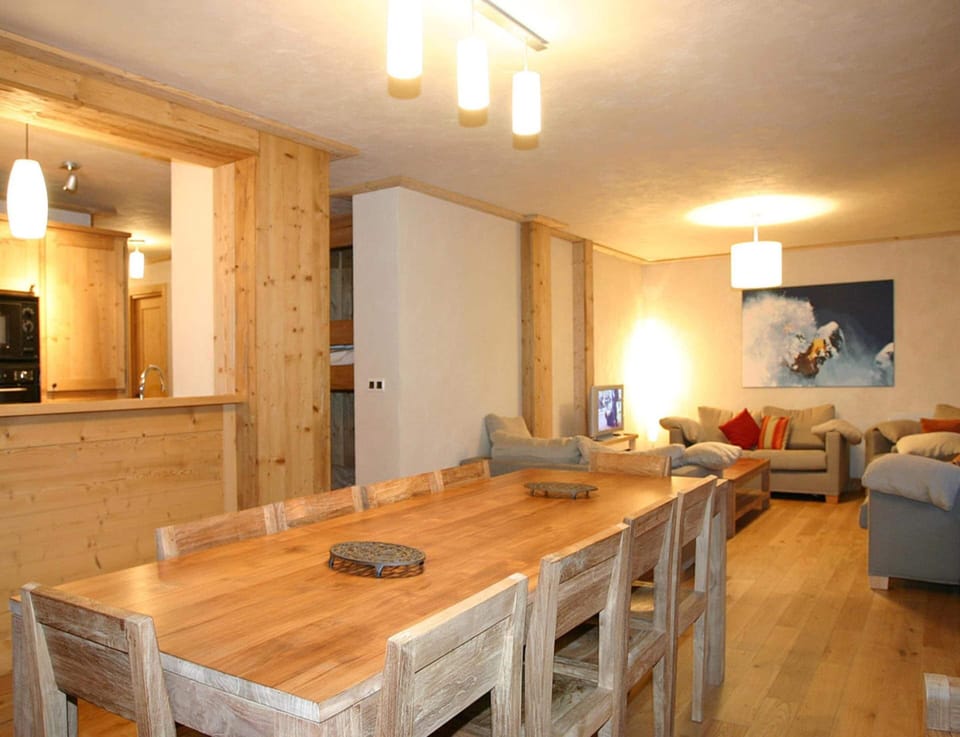 Apartment | Dining