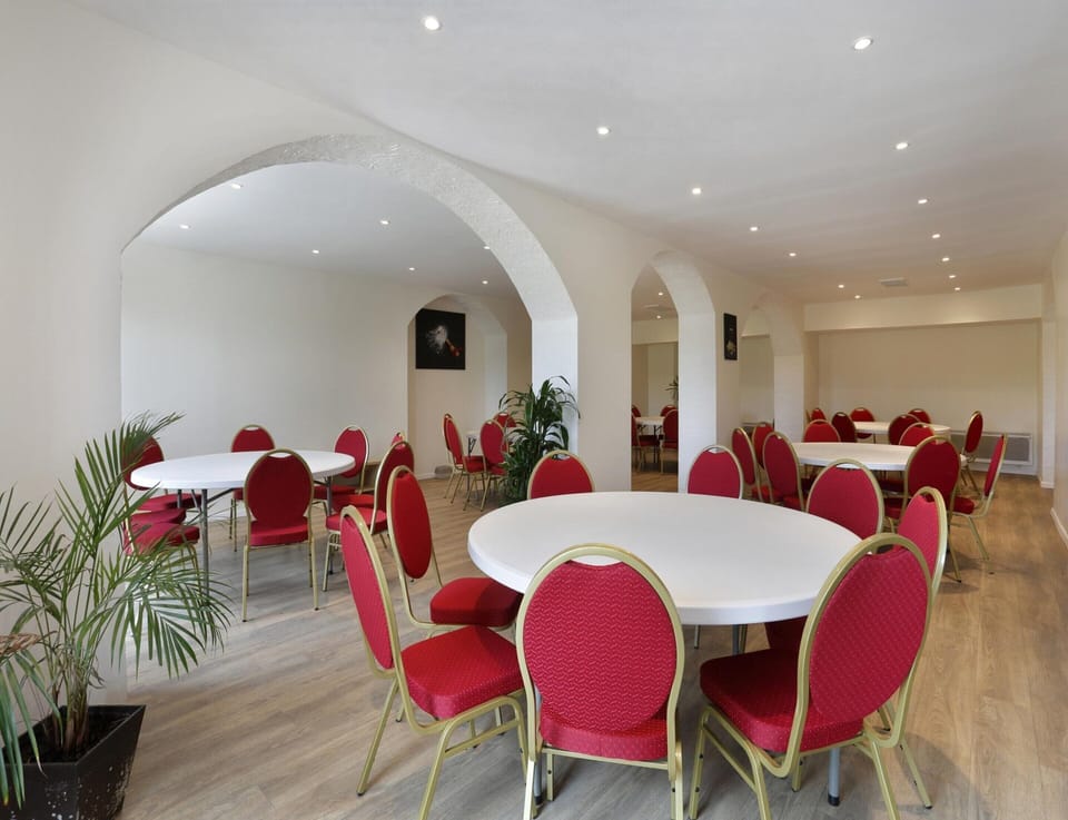Apartment | Dining