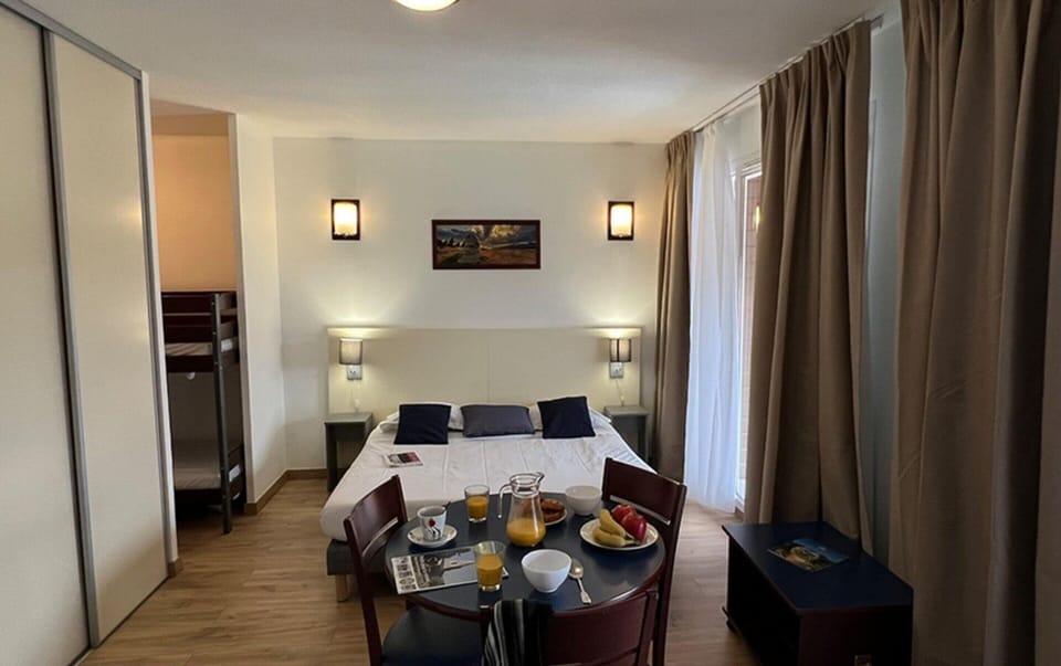 Apartment | 2 bedrooms, bed sheets