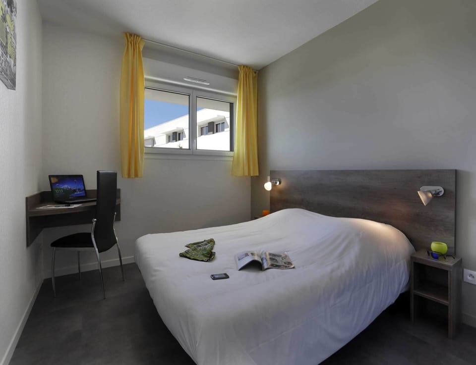 Apartment | 1 bedroom, bed sheets