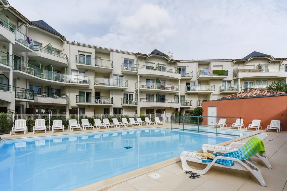 Apartment | Pool | Outdoor pool, a heated pool