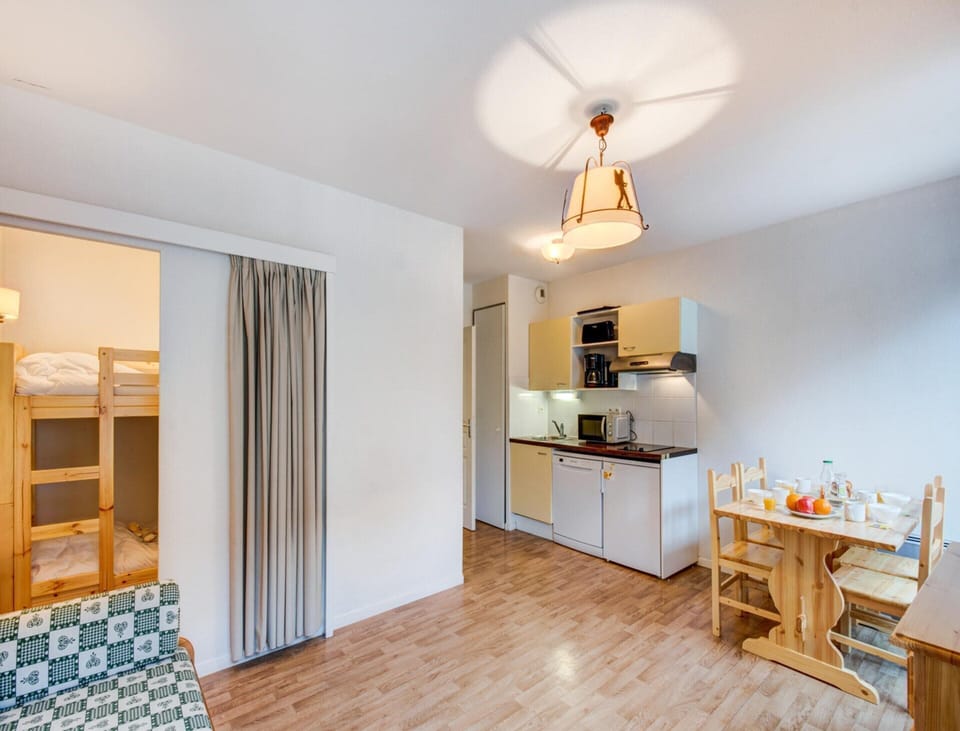 Apartment | Dining