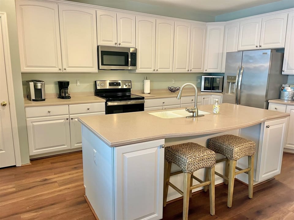 Gorgeous Fully Equipped Kitchen