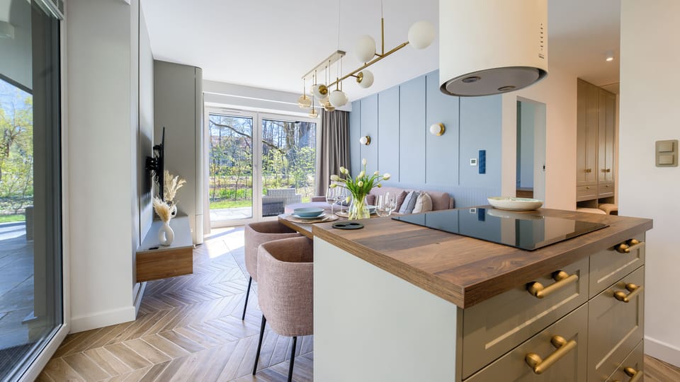 Apartment (3) | Private kitchen | Fridge, stovetop, electric kettle, cookware/dishes/utensils