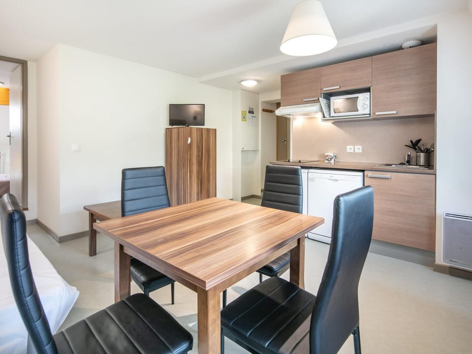 Apartment | Dining